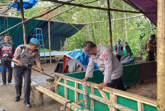 Respons Cepat Laporan Warga, Polres Malang Bongkar dan Bakar Arena Sabung Ayam di Gedangan