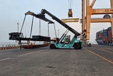 TPS Kembali Jadi Hub Pengiriman  Locomotive Platform Produksi PT INKA ke Australia