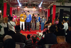 Kenalkan Kuliner Lokal, Mas Rio Ajak Mahasiswa Osaka dan AS Makan Nase' Sodu Bareng Ribuan Warga