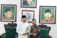 Pemuda Lumajang Atho' Illahi Tulis Biografi Gus Kikin, Ketua Umum PBNU Terpilih