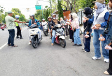 Harga Terus Anjlok, Peternak Tulungagung Bagikan Ribuan Telur Ayam Gratis kepada Masyarakat