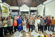 Perkuat Keamanan, Polsek Sukomanunggal dan Camat Sambangi Warga Simo Pomahan Baru
