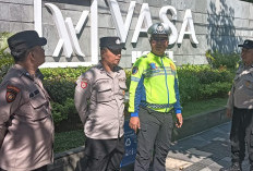 Polsek Sukomanunggal Terjunkan Personel Amankan Perangkat Pertandingan Piala Presiden di Hotel Vaza