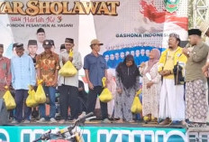 Kader Golkar Purwosari Gelar Baksos Harlah Ke-3 Ponpes Al Hasani