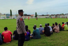 Polsek Tempeh Amankan Turnamen Sepak Bola Kades Cup di Stadion Gotong Royong Lumajang