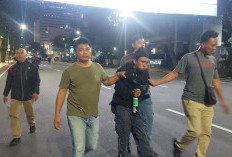 Belasan Massa Aksi Demo di Gedung Grahadi Diamankan, Diduga Jadi Pemicu Kericuhan