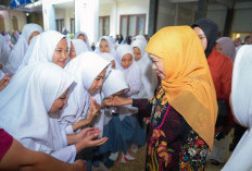 Gubernur Khofifah Apresiasi Peran Pesantren Cetak Generasi Qurani Berakhlak Mulia
