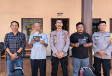 Polsek Geneng Serahkan Dua Unit Sepeda Motor Temuan Warga Kepada Pemilik Sah