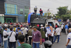 Gaji Dipotong Tapi Tak Bisa Berobat, Ribuan Buruh Jatim Protes Kebijakan Penonaktifan BPJS Kesehatan