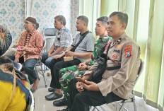 Polsek Bubutan Bersama Tiga Pilar Hadiri Musyawarah Masyarakat Kelurahan demi Peningkatan Kesehatan Warga