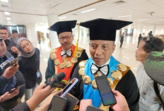 1.416 Wisudawan Unesa Dikukuhkan di Surabaya, Rektor Tekankan Resiliensi Global