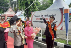 Tiba di Mapolres Situbondo, AKBP Bayu Anuwar Sidiqie Disambut Pedang Pora dan Shalawat Badar