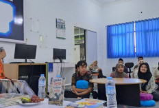 Hadir di Perpustakaan Unugiri, Duta Baca Indonesia Gol A Gong Beri Motivasi Menulis