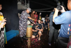 Lintasi Garis Nol Derajat, KRI Bima Suci Gelar Mandi Khatulistiwa bagi Taruna AAL dan Kadet APCS 2026  Teks Be