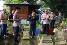 Jelang Ramadan, Kapolresta Malang Kota Nyekar ke Korban Kanjuruhan
