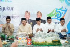 Peringatan HJL ke-457, Bupati Yuhronur dan Warga Lamongan Gelar Salat Hajat dan Sujud Syukur