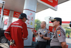 Pimpin Sidak SPBU di Lamongan, Kapolres Pastikan Stok BBM Aman dan Minta Warga Tak Panic Buying