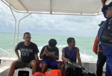 Kapal Tongkang Kandas di Perairan Pulau Gili Iyang Sumenep