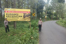 Tekan Angka Kecelakaan, Satlantas Polres Bojonegoro Pasang Papan Peringatan di Jalur Tengkorak Clebung-Temayan