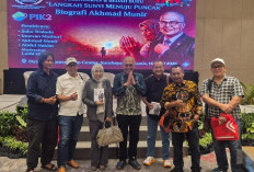 Akhmad Munir Ajak Jurnalis Jaga Integritas di Peluncuran Biografi Langkah Sunyi Menuju Puncak