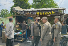Polsek Tandes Bersinergi dengan Tiga Pilar Amankan Penertiban PKL Pasar Balongsari Surabaya