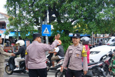 Sinergi Tiga Pilar, Polsek Sukomanunggal Dampingi Penertiban PKL di Jalan Simo Kalangan