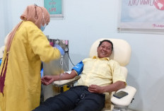 Tak Sekadar Bicara Kebijakan, Legislator Jember Ini Buktikan Kepedulian Lewat Setetes Darah