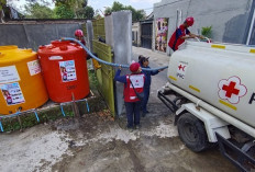 PMI dan ICMI Jember Kirim Tandon Atasi Krisis Air Bersih di Sumbersari