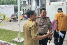 Kapolsek Sukomanunggal Pantau Medical Check Up Gratis Warga RW 03 Surabaya