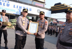 Puluhan Personel Polres Lamongan Raih Penghargaan, AKP Turkhan Badri Kasat Binmas Terbaik Jatim