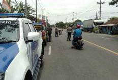 Pemotor Asal Krembung Tewas Tabrak Truk Parkir di Pungging Mojokerto