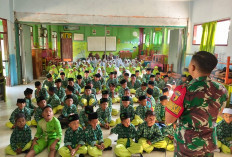 Babinsa Purwosono Berikan Materi Wasbang dan Edukasi Anti Bullying pada Siswa Baru MI Nurul Islam