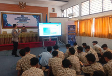 Perluas Literasi Digital, Polres Bangkalan Gelar Pelatihan AI di SMKN 2 dan SMAN 3