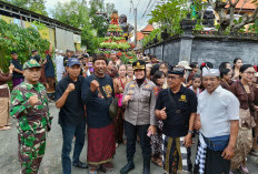 Wujudkan Toleransi, Polsek Wiyung Kawal Pawai Ogoh-Ogoh Menyambut Nyepi Saka 1948