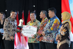 Jombang Raih Penghargaan Bergengsi dan Insentif Rp1 Miliar Berkat Sukses Tekan Pengangguran