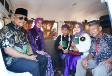 Kota Kediri Pecahkan Rekor MURI, 53 Pasangan Nikah Massal di VW Kombi