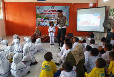 Polsek Warujayeng Hadirkan Edukasi Anti Bullying dan Keselamatan Lalu Lintas bagi Siswa SDI Darush Sholihin