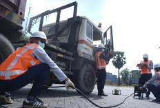 Uji Emisi 100 Truk Peti Kemas di Surabaya, 5 Kendaraan TPS Belum Lulus