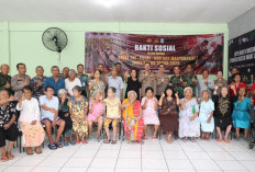 Polda Jatim Gelar Bakti Sosial Natal, Salurkan Bantuan ke Masyarakat