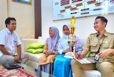 Juara Paskibraka di Surabaya Tak Mampu Beli Seragam, Nyambi Jual Kue