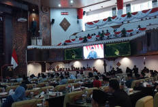Pimpin Paripurna Istimewa HUT ke-81 RI, Ketua DPRD Jatim M. Musyafak Rouf Ingatkan Amanat Keadilan Sosial