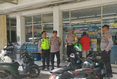 Cegah Kriminalitas Jelang Idulfitri, Polsek Sukomanunggal Sasar Minimarket dalam Patroli Dialogis