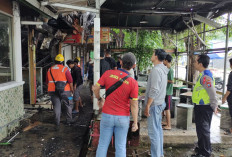 Kios Batu Akik di Kayoon Surabaya Terbakar