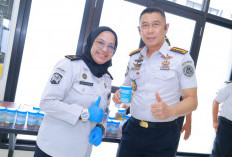 Perangi Narkoba! Kanwil Ditjenpas Jatim Gelar Tes Urine dan Tanda Tangan Perjanjian Kinerja untuk Kepala UPT