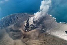 Erupsi dan Sebaran Abu Vulkanik Anak Krakatau Dipantau Presiden
