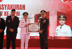 Kapolres Mojokerto dan Jajaran Satreskrim Terima Penghargaan dari Bupati