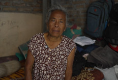 Sekolah Rakyat Bantu Mbah Aina Antar Anak Asuh Yatim Piatu Kejar Cita-Cita Jadi Tentara