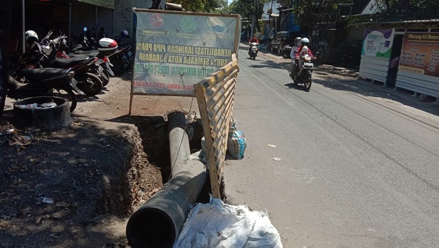 Mandek 2 Bulan,  Proyek PDAM Dikeluhkan Warga Barata Jaya