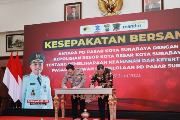 Polrestabes Surabaya Tandatangani MOU dengan PD Pasar Surya untuk Meningkatkan Keamanan