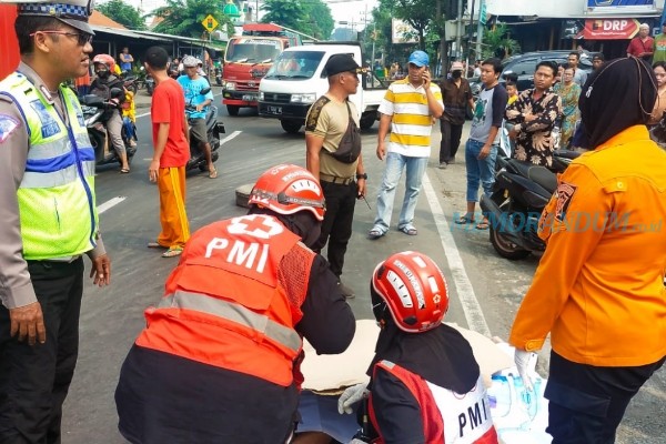 Senggol Roda Tronton, Warga Semarang Dijemput Ajal